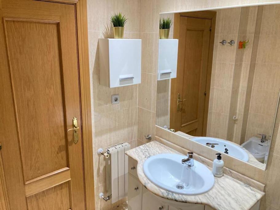 Apto 2 Habitaciones, Garaje Gratis Мадрид Екстериор снимка